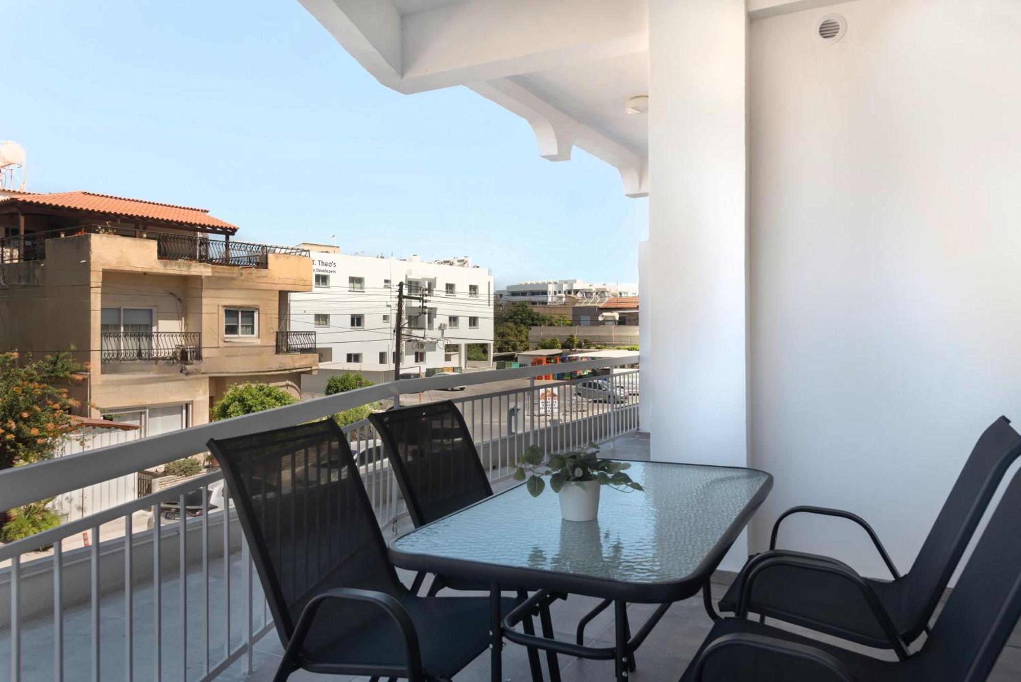 Phaedrus Living City Breeze Residences Finesse Larnaca Dış mekan fotoğraf